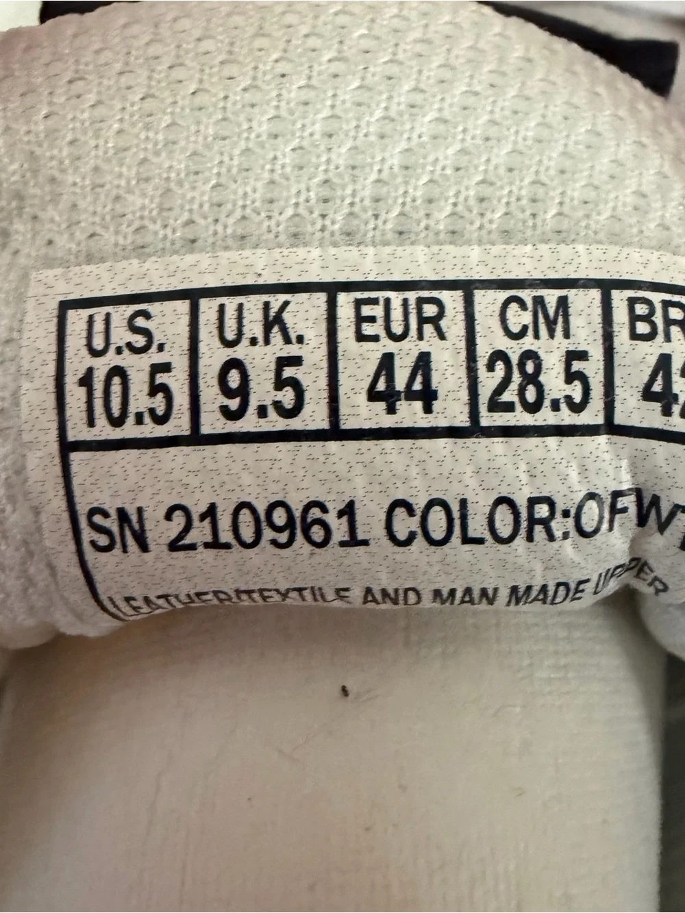 Skechers Streetwear Men’s Size 10.5White Leather Sneakers Air-Cooled Memory Foam